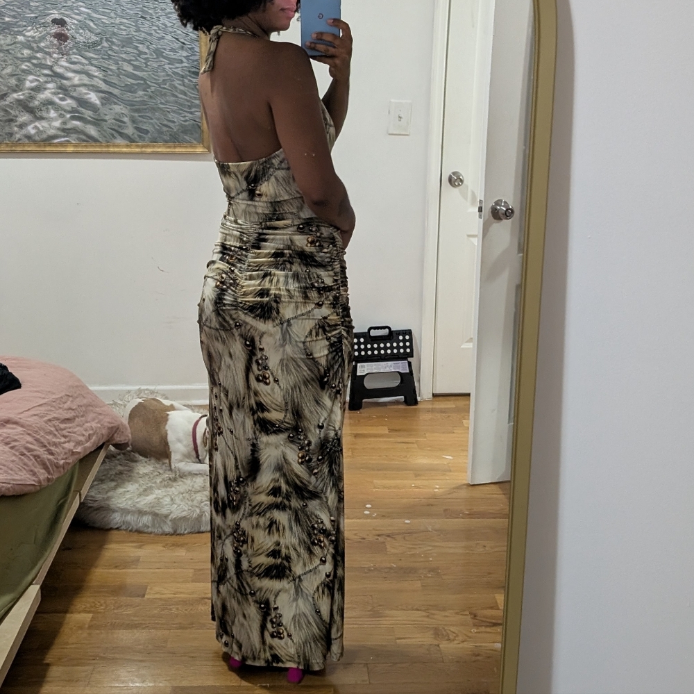 Elegant Black and Cream Halter Maxi Dress - Picture 2 of 4